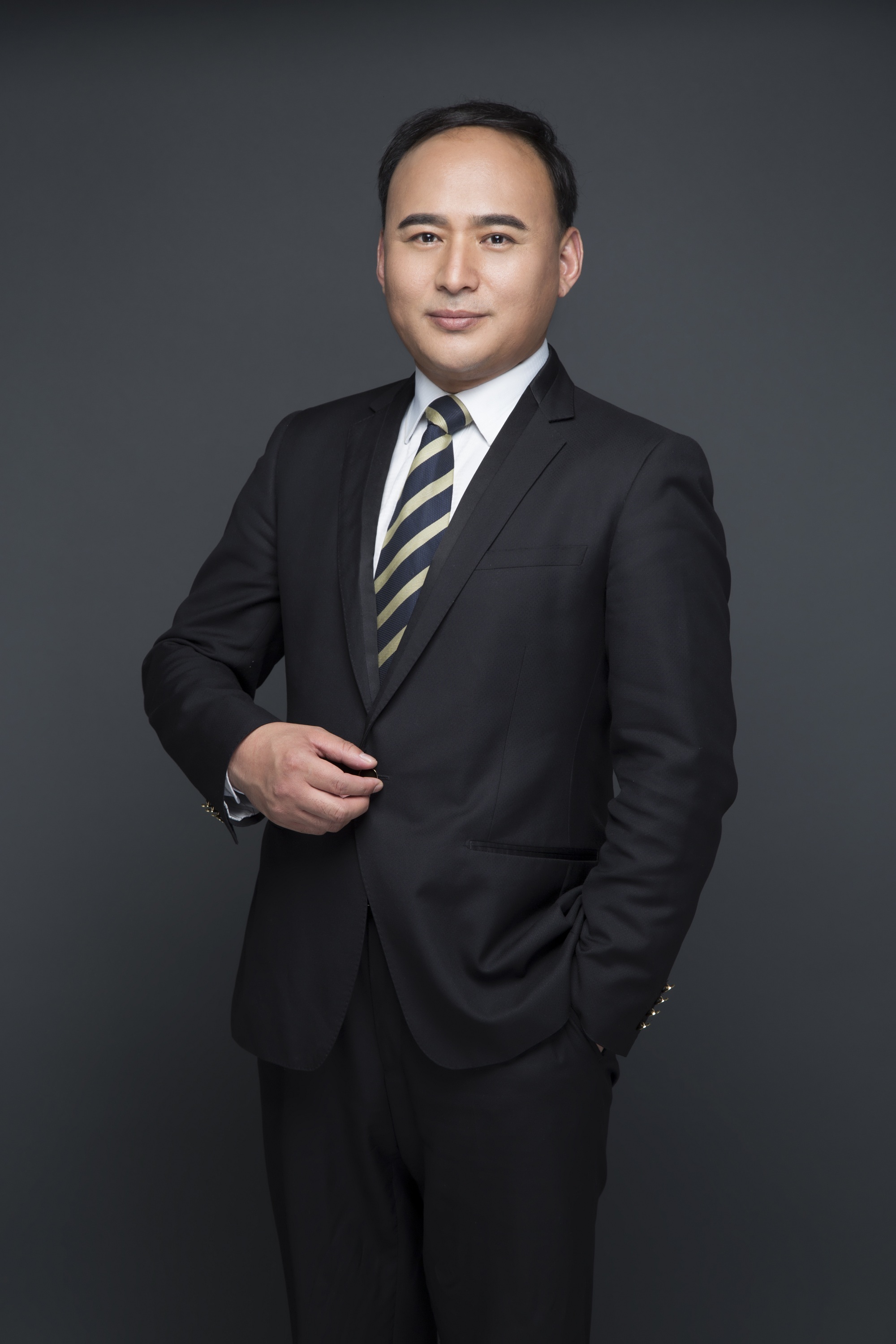 鲜余泽 客户策略总监
